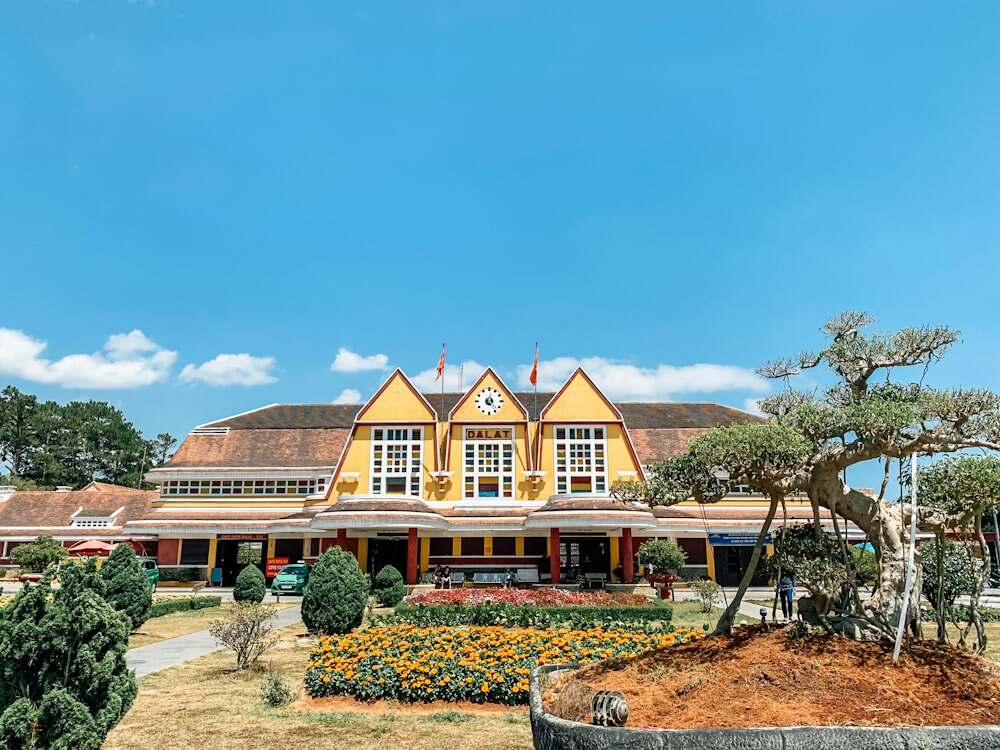 Ga Đà Lạt với ba mái nhọn